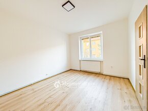 Pronájem, zrekonstruovaný byt 2+1 s balkonem, 52 m2 - ul. Pr - 15