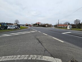 Nabízíme na pronájmem pozemek vhodný na autobazar, parkování - 15