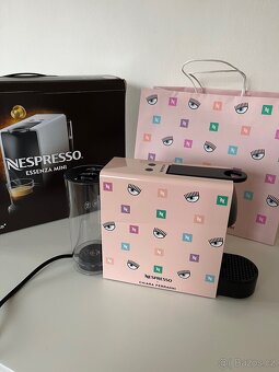 Nespresso Chiara Ferragni kavovar Essenza Mini - 15