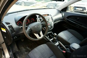 KIA CEED 1,6 CRDI 85KW 2011 KOMBI - 15