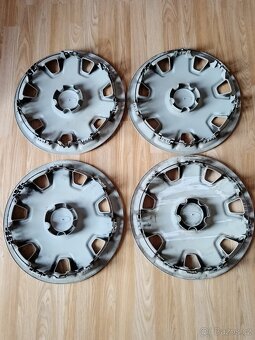 Poklice Ford r15 - 15