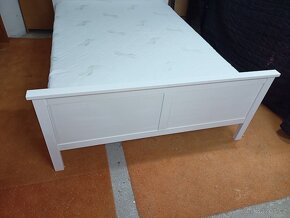 Prodám krásné letiště IKEA HEMNES 140 x 200 cm. - 15