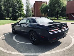 Dodge Challenger 6.4  r.v.2017 Full vybava - 15