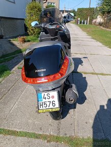 Piaggio X8 125ccm TOP STAV najeto poctivých 5900km - 15