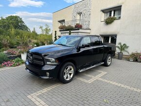 Dodge RAM 1500 - 15