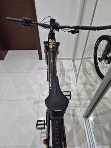 Haibike AllMtn CF 8 - Black/gold - gloss XL - 15