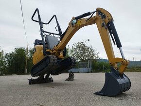 Minibagr Caterpillar 300.9, rozsirovaci podvozok. - 15