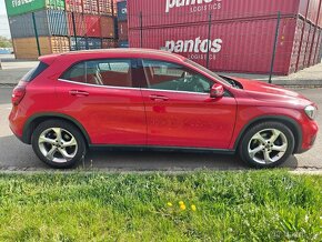 Mercedes-Benz GLA 200d 4 Matic - 15