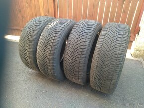 Prodám celoroční pneu Michelin 205/55 R16 DOT 4719 - 15