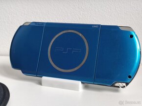 PSP 3000 Vibrant Blue + 39 her + 64GB + hack a příslušenství - 15