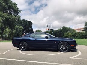 Dodge Challenger 6.4  r.v.2017 Full vybava - 15