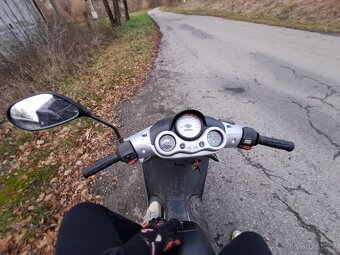 Skútr 50ccm - 15