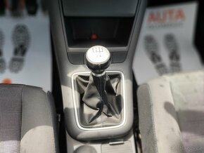 Volkswagen Golf Plus 1.6 MPi digi klimatizace - 15