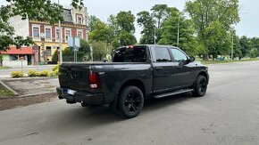 Dodge RAM 1500 - 15