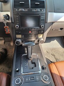 VW Touareg 3.0 tdi automat - 15