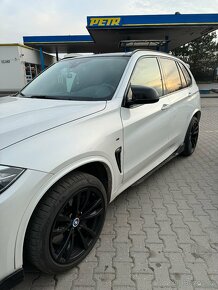 BMW X5 M50D - 15