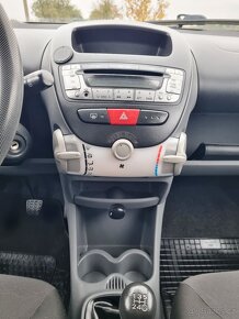 TOYOTA AYGO 1.0i 50kw 137tis.km pravidelný servis - 15