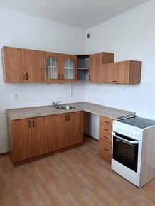 Pronájem bytu 2+1 55m² s balkonem a spacím koutem - 15