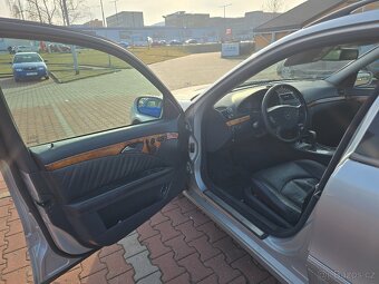 Mercedes-Benz E 320 CDI Combi (W211) - 15