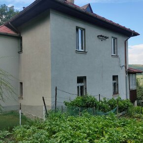 Prodej třípodlažní vily Hluboká nad Vltavou, pozemek 2479m2 - 15