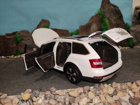 prodám nový model 1:18 škoda octavia combi 3 facelift - 15