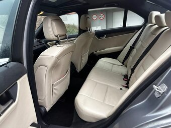 Mercedes-Benz C 220 CDI Avantgarde Kůže Navi Xenony Šíbr - 15