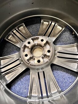 5x114,3 R18 originál disky Hyundai IX35 - ET 51 - 15