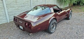 Chevrolet Corvette C3 stingray V8 automat - 15