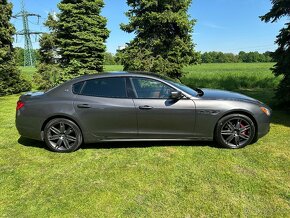 Maserati Quattroporte S, 22.000 km najeto, stav nového - 15