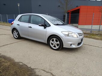 Toyota Auris 1.6 VVT-i AC 6 Kvalt 8/2011 - 15