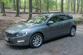 Volvo V60 2.0 D2 88kw VEA, r.v. 2017, man. převodovka - 16