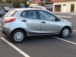 Mazda 2 1.3i 55kW 2010 koupeno nové v ČR - 16