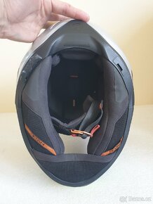 Schuberth R2 přilba Helma
Vel. XL 61
Pinlock Sleva - 16