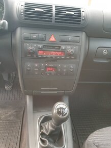 Audi A3 1,6 i 5x dveře - 16