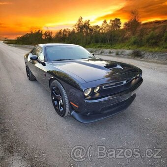 Dodge Challenger R/T 5.7 V8 HEMI - 16