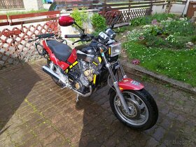 Yamaha FZX 750 - 16