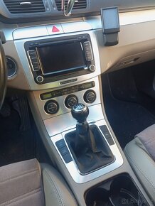 VW Passat 1.8TSi - 16