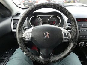 Peugeot 4007 2.2 HDI polokůže, 4x4, 7 míst - 16