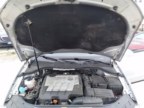 VOLKSWAGEN PASSAT VARIANT 2.0 TDI DSG COMFORTLINE SERVISKA - 16