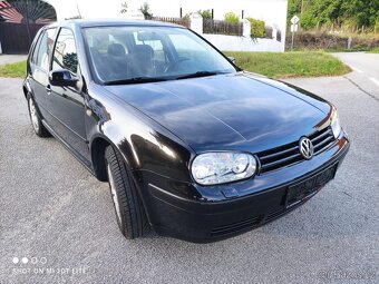 VW Golf 2.0i - 16