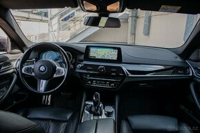 BMW Rad 5 M550i xDrive A/T - 16