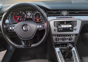 VW Passat B8 2.0 TDi 110 kW 07/2016 2x klíč 2x kola serviska - 16