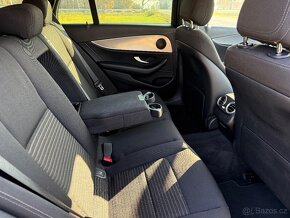 MERCEDES-BENZ E200D //2018 ČR DPH 140.000 KM SERVIS MERCEDES - 16