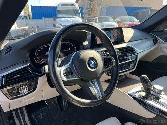 BMW Řada 5 540i XDRIVE 250kW 50473km - 16