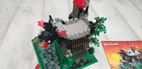 LEGO SYSTEM 6082 Fire Breathing Fortress - 16