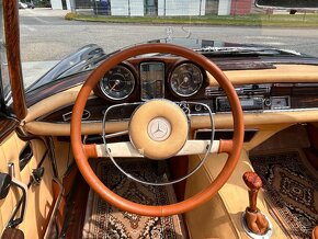 Mercedes Benz W111/220SE cabrio - 16