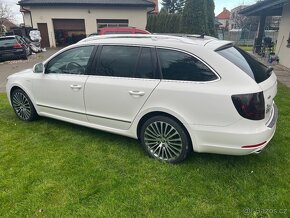 Skoda Superb 2 2.0 Tdi DSG 2012 125kw Laurin a Klement - 16