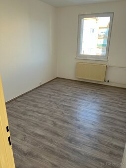 Pronájem bytu 3+kk, 81 m², s balkonem / k nastěhování ihned - 16