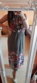 Letní květinové maxi šaty s rozparky - 16