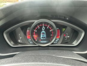 Volvo V40 T2, Koupeno v Cz,1,6 benzin 88 kw Top stav - 16